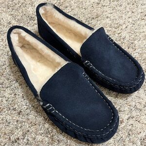 Parfeying Leather Sherpa Lined Navy Blue Slippers Size 8